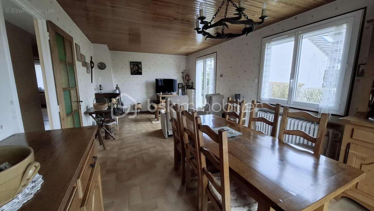 Maison à AUTRUY-SUR-JUINE