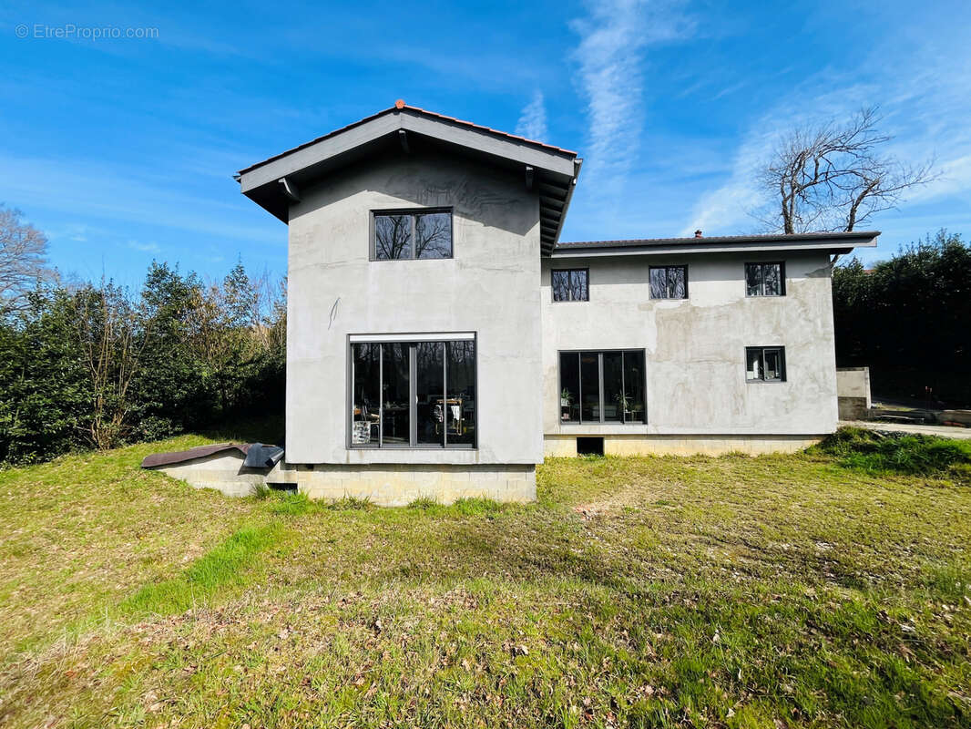 Maison à MOUGUERRE