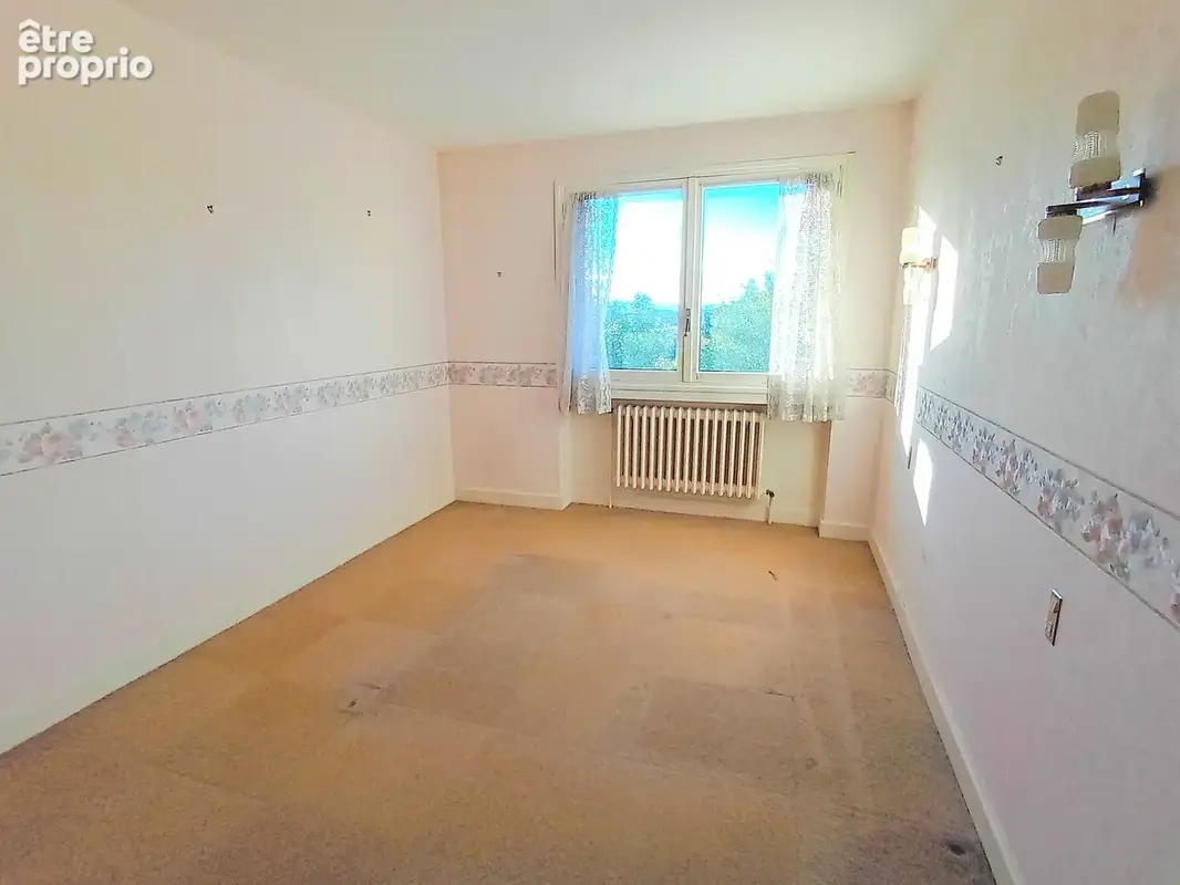 Exclusivite : saint-galmier maison sur sous sol avec grand garage et terrain - photo 8