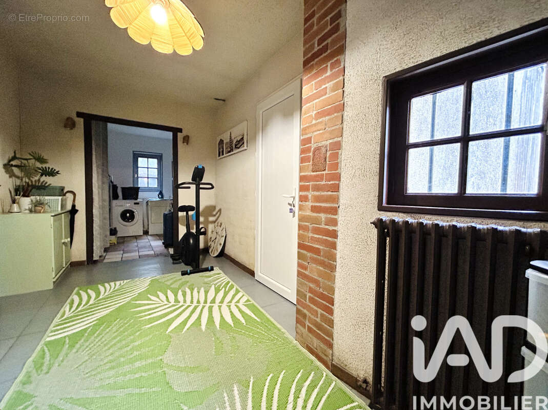 Maison 140 m² à Neuille-Le-Lierre  - photo 9