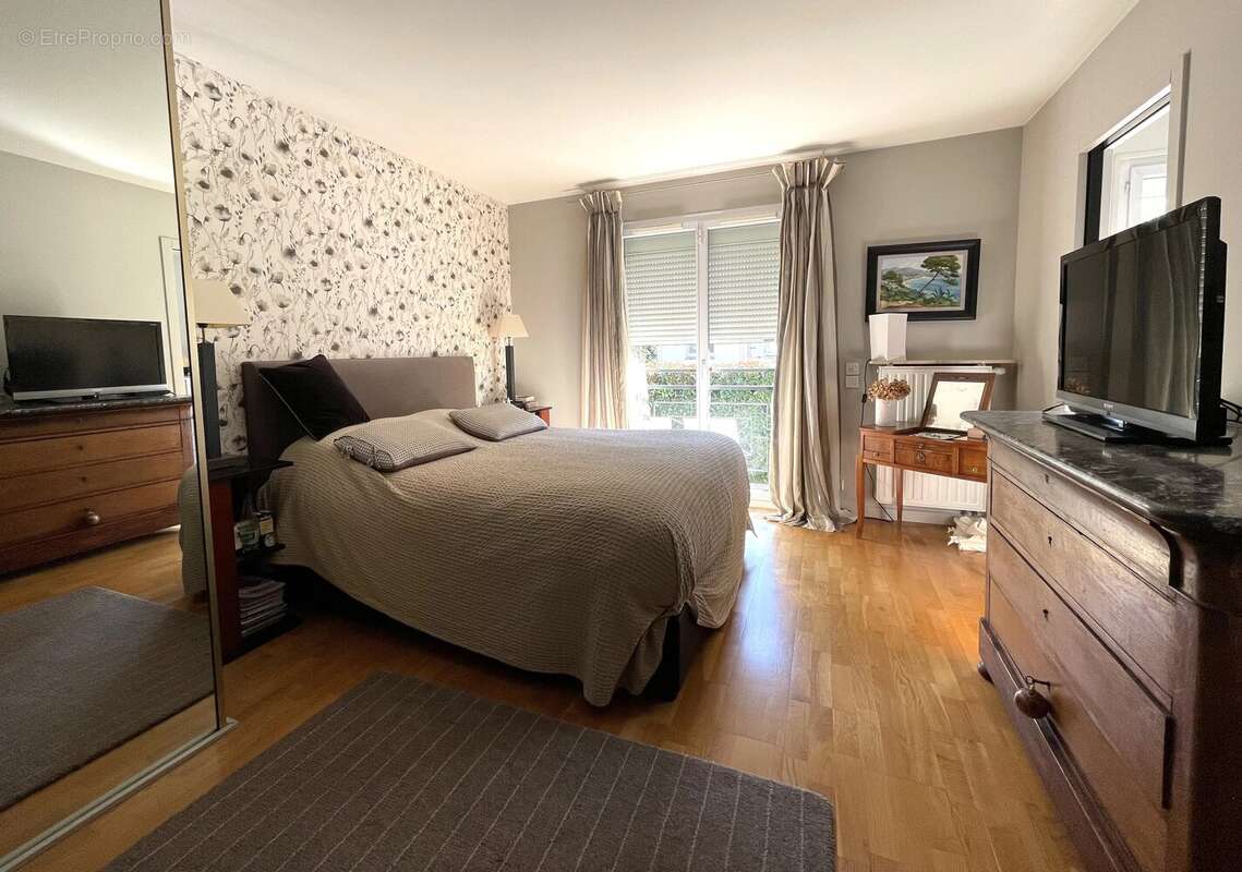 Maison à VILLE-D'AVRAY