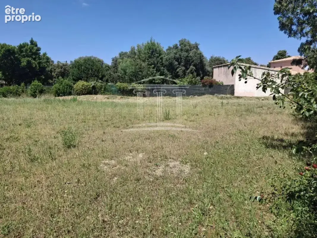 Terrain à SORGUES