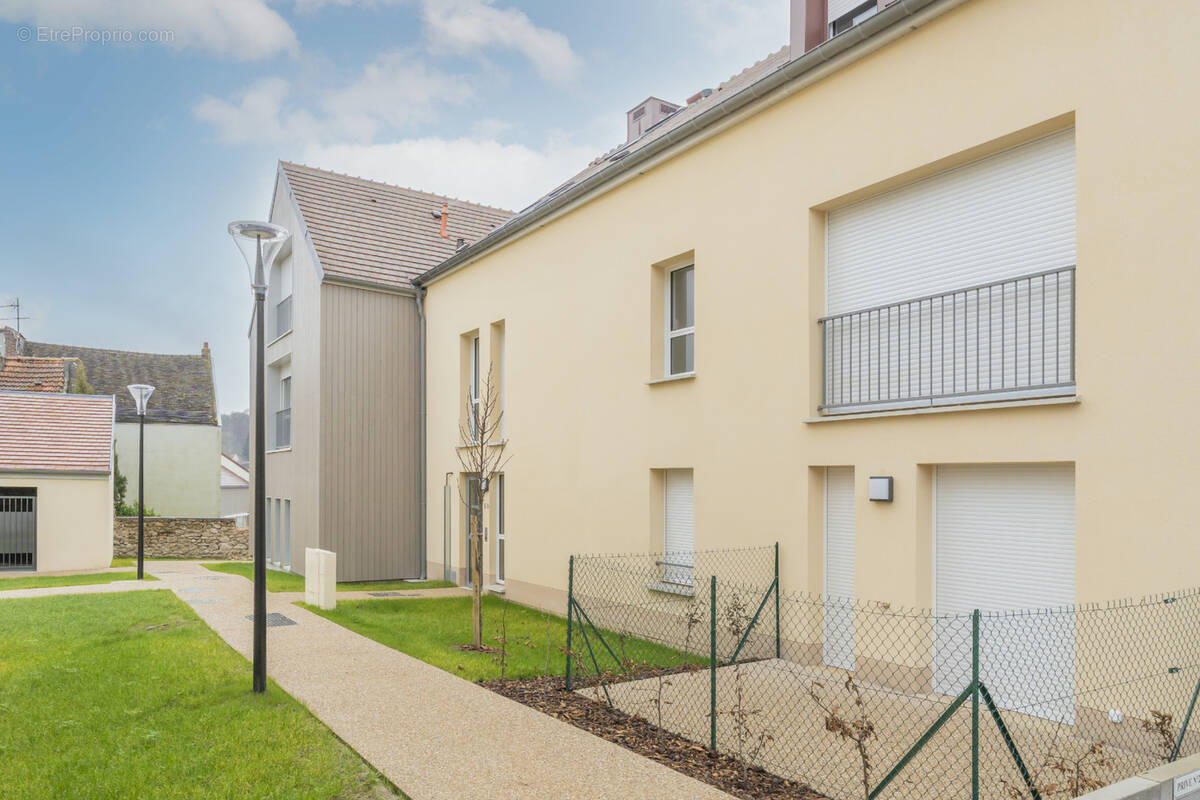 Appartement à MORAINVILLIERS