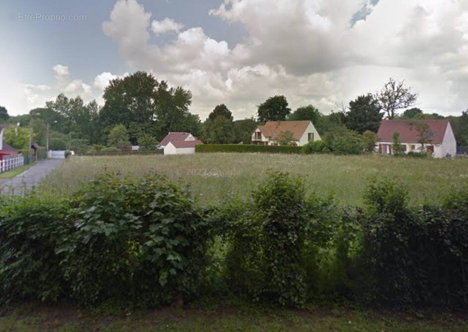 Terrain à VAUCOURTOIS