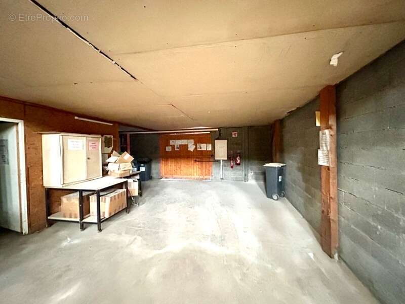 Commerce à FRONTENEX