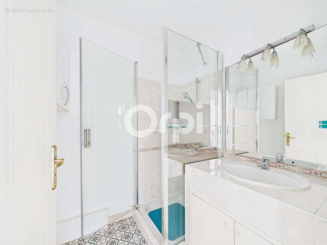 Appartement à MANDELIEU-LA-NAPOULE