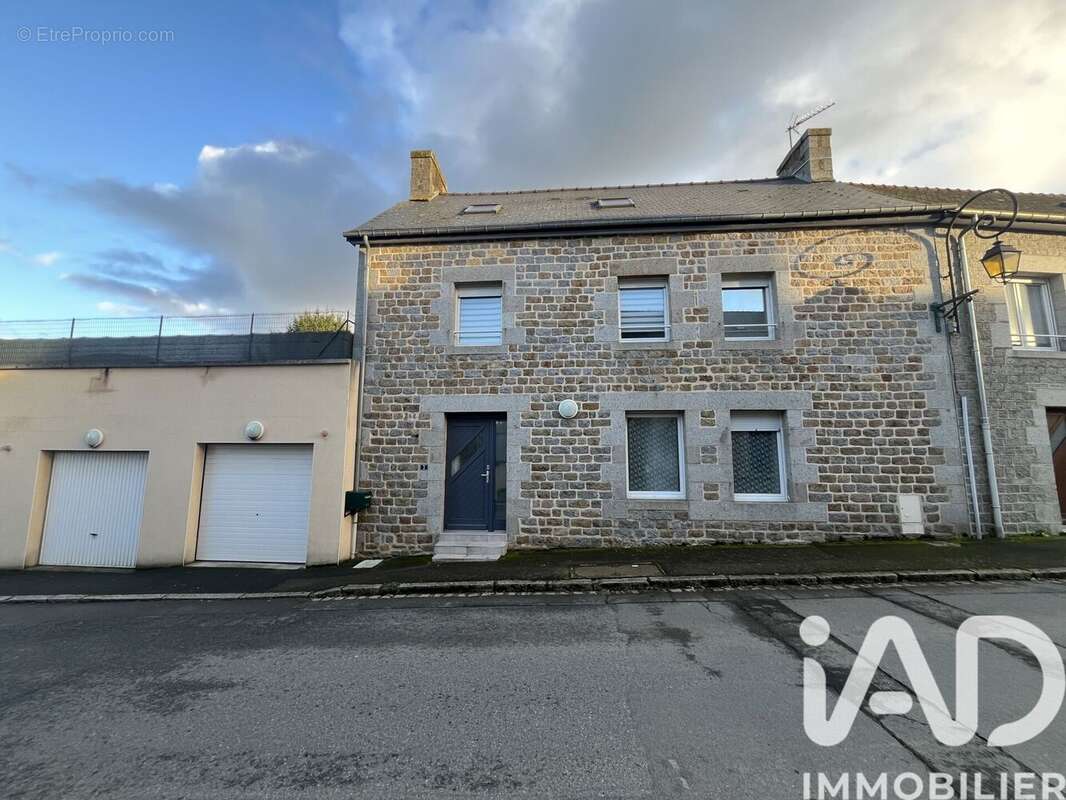 Photo 3 - Maison à SAINT-GERMAIN-EN-COGLES