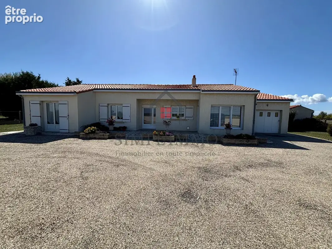 Photo Maison à Port-Des-Barques au prix de 230 000€