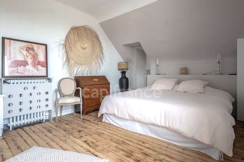 Maison à LES CLAYES-SOUS-BOIS