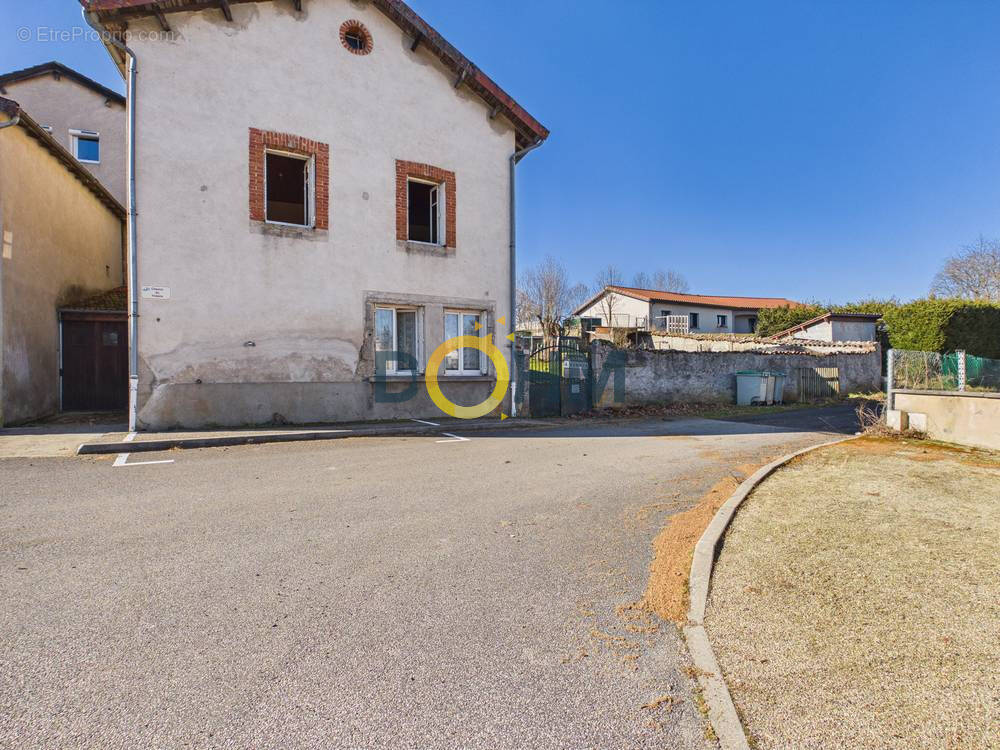Maison à JULLIANGES