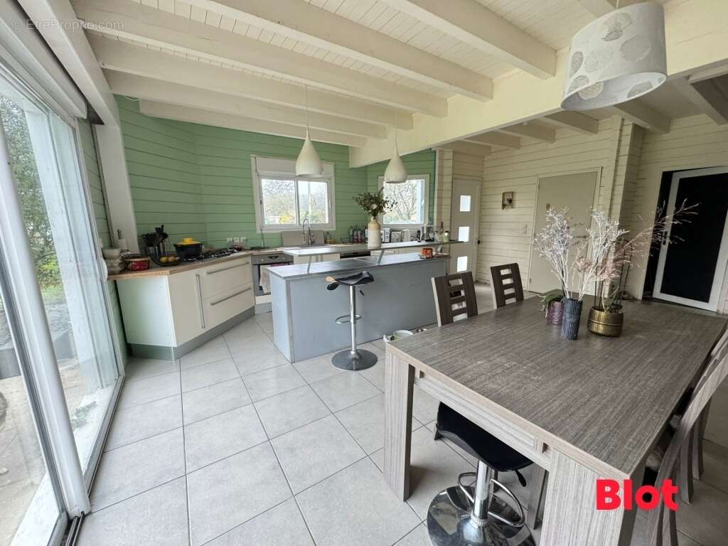 Maison à MAURE-DE-BRETAGNE