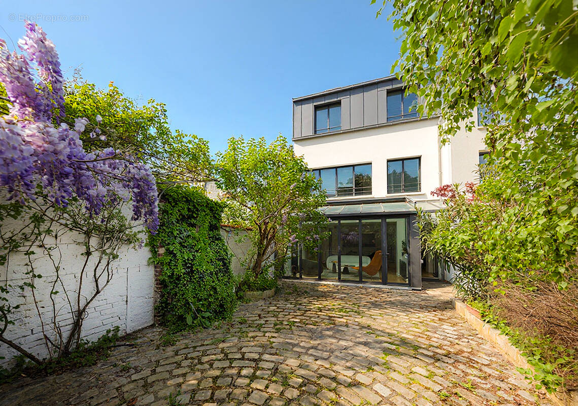Maison à ASNIERES-SUR-SEINE