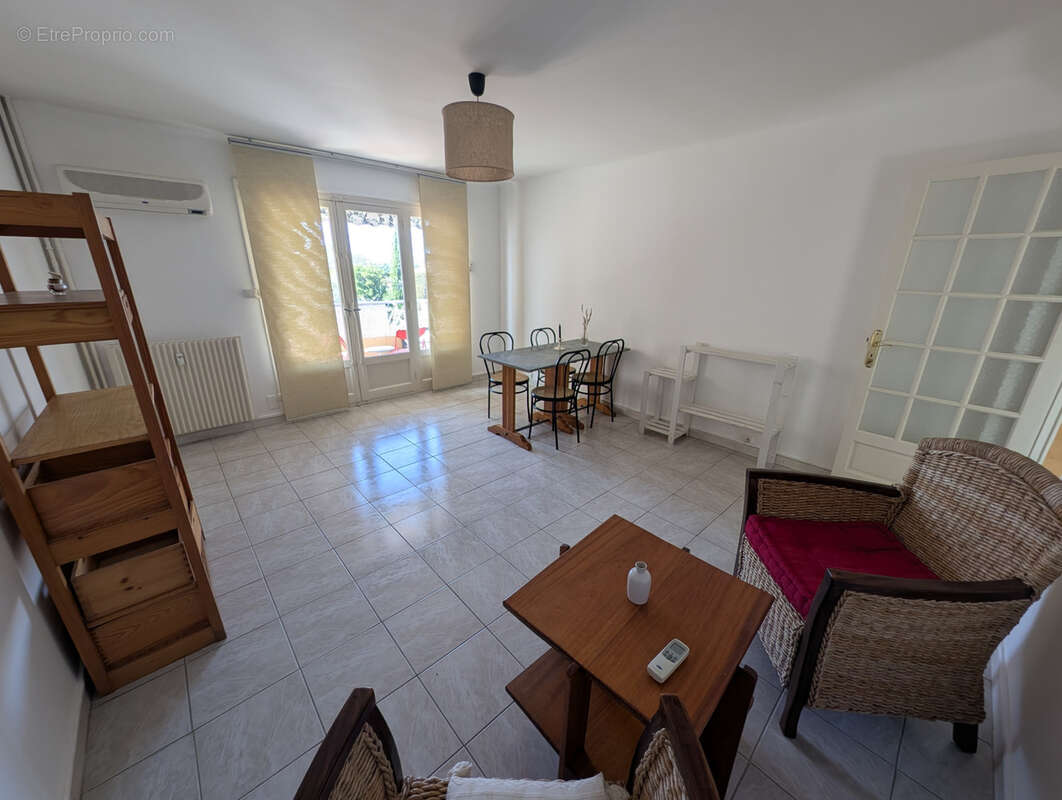 Appartement à SIX-FOURS-LES-PLAGES
