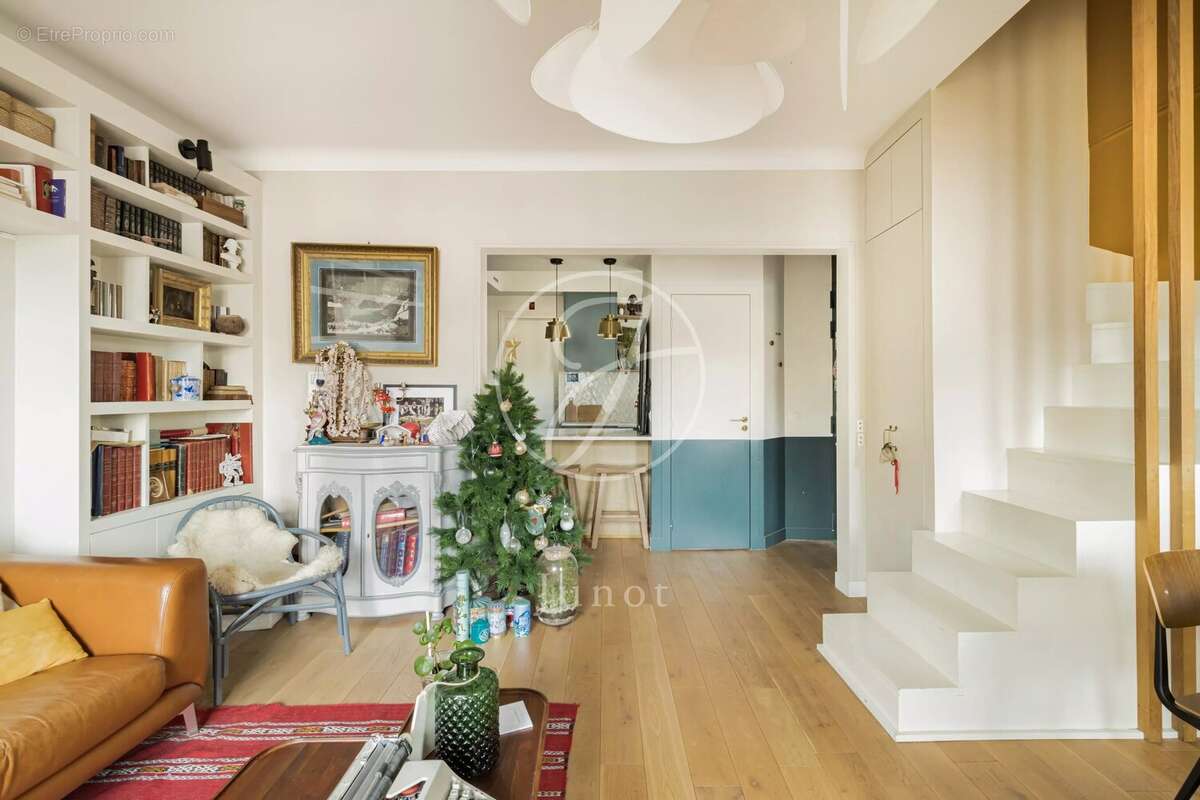 Appartement à PARIS-15E