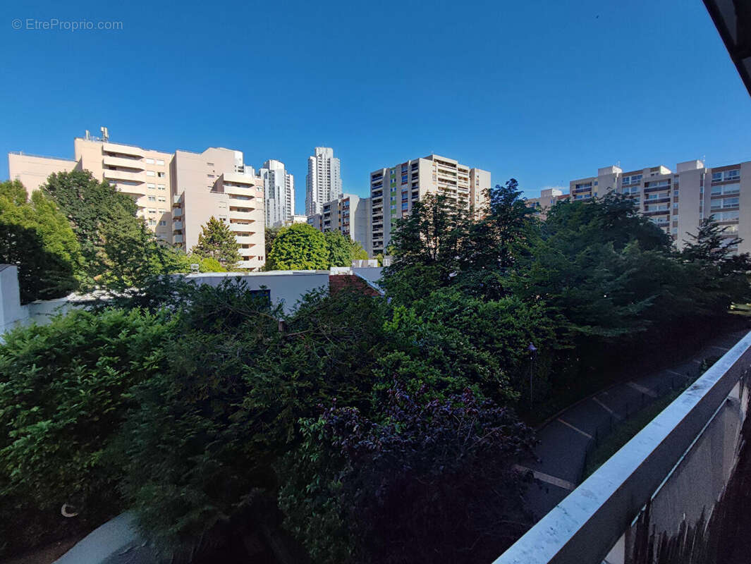 Appartement à PARIS-19E