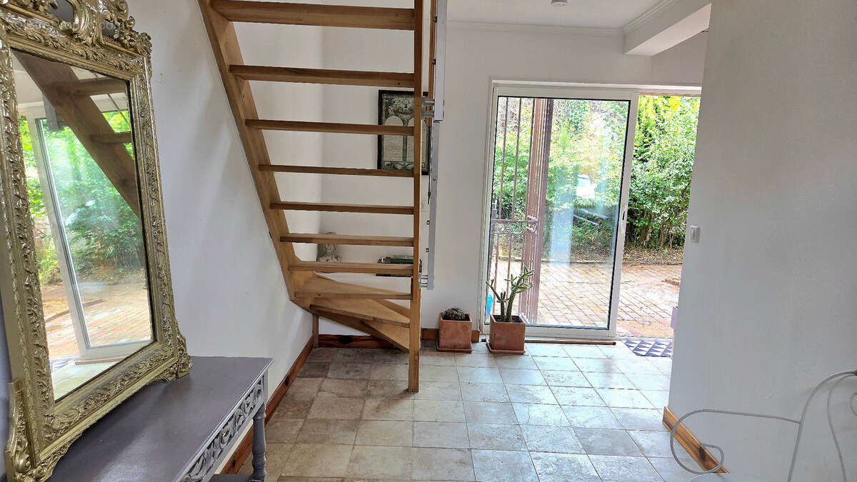 Dpt Yonne (89), à vendre BLENEAU maison de bourg de caractère 5 pièces de 120m2 avec cour de 80m2 - photo 11