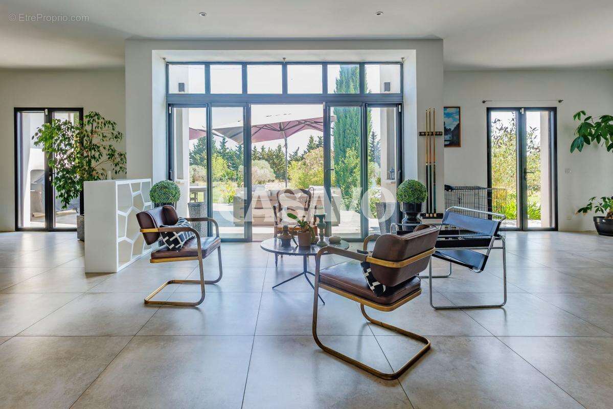 Vente Maison 7 pièces de 285m² - 13200 Arles - photo 5