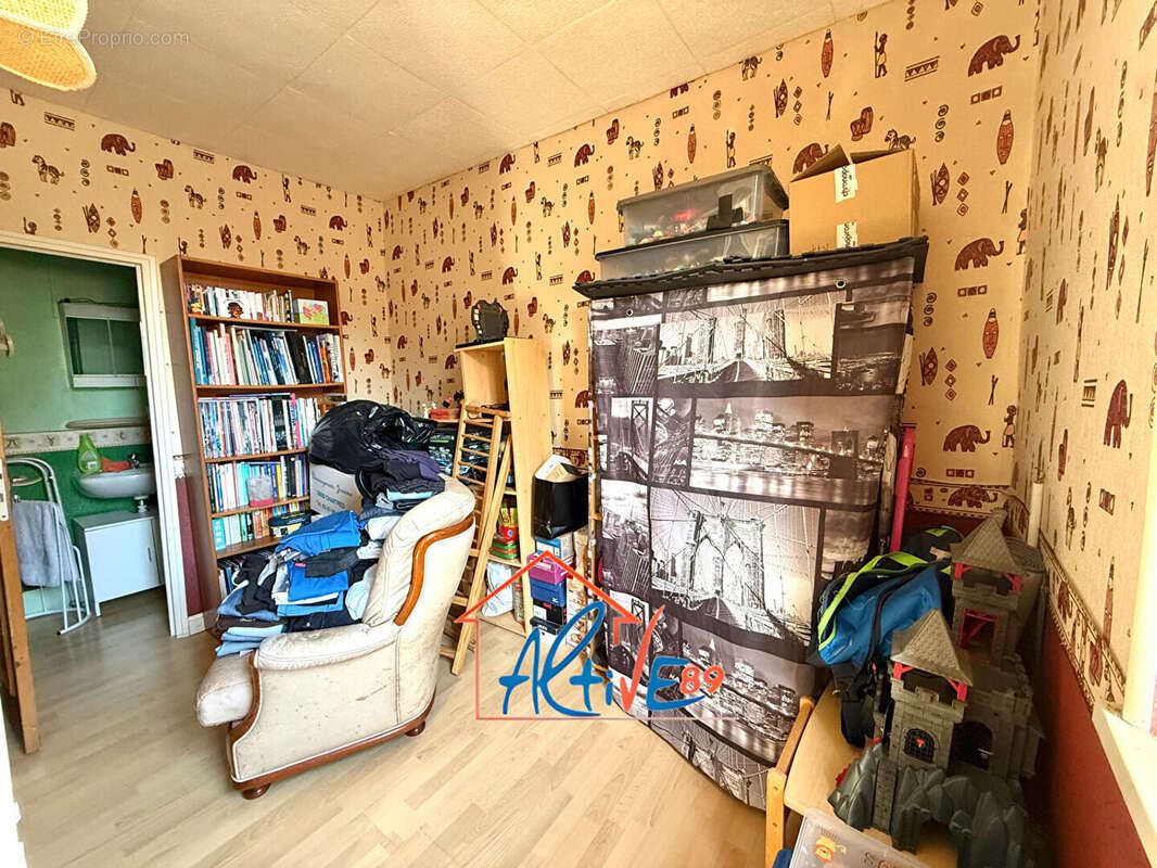 Maison à AILLANT-SUR-THOLON