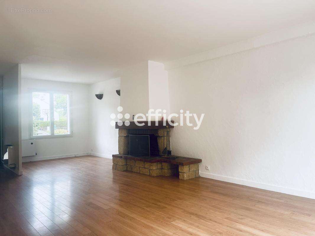 Maison 168 m² à Savigny-Le-Temple  - photo 14