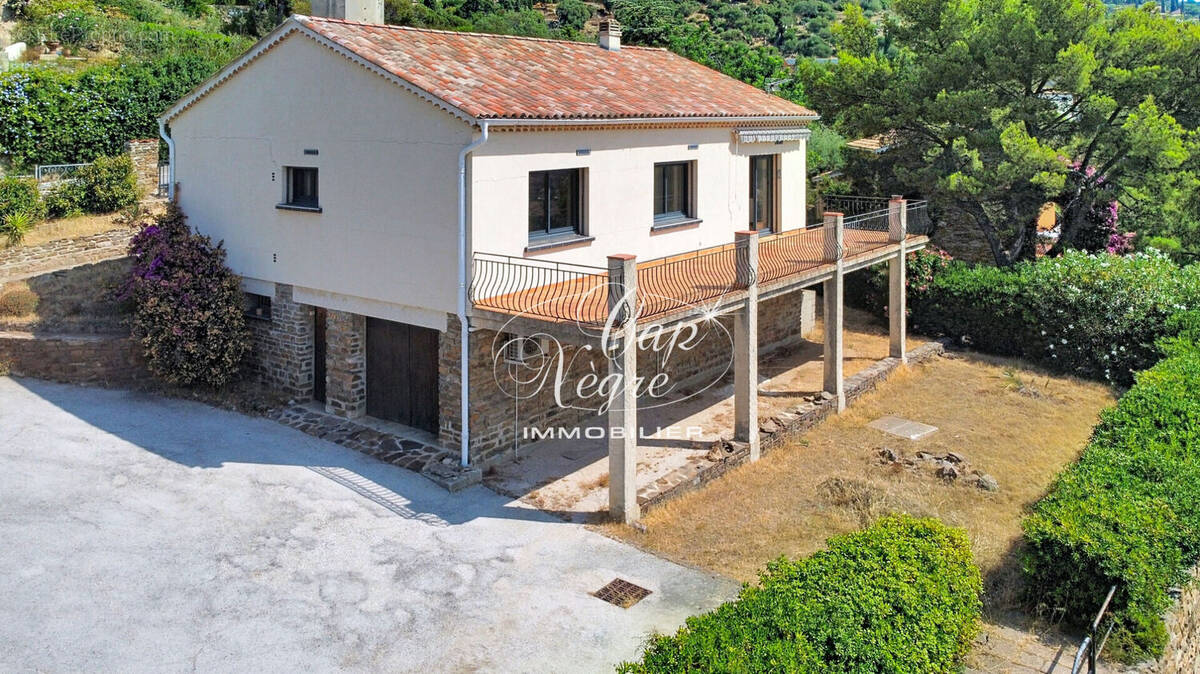 Photo Maison à Bormes-Les-Mimosas au prix de 899 000€