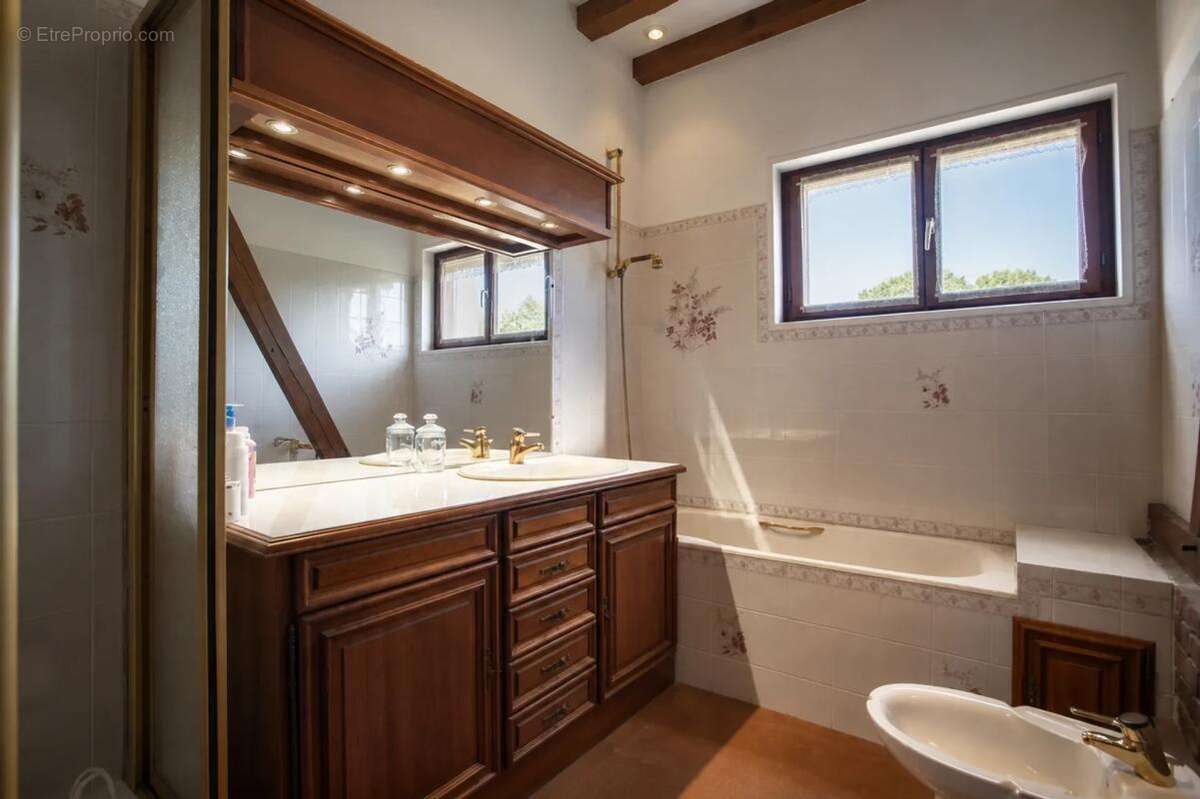 Maison de 5 pièces de 122 m² à La Rue-Saint-Pierre - photo 12