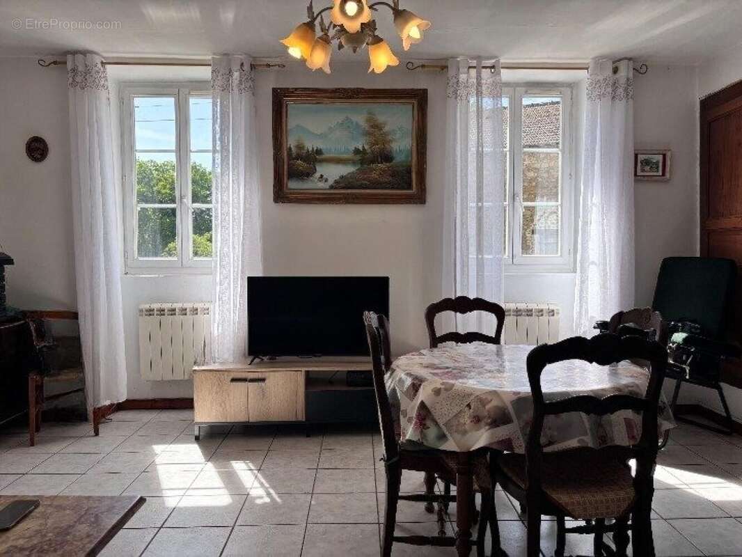 Maison 130 m² à Masbaraud-Merignat  - photo 2