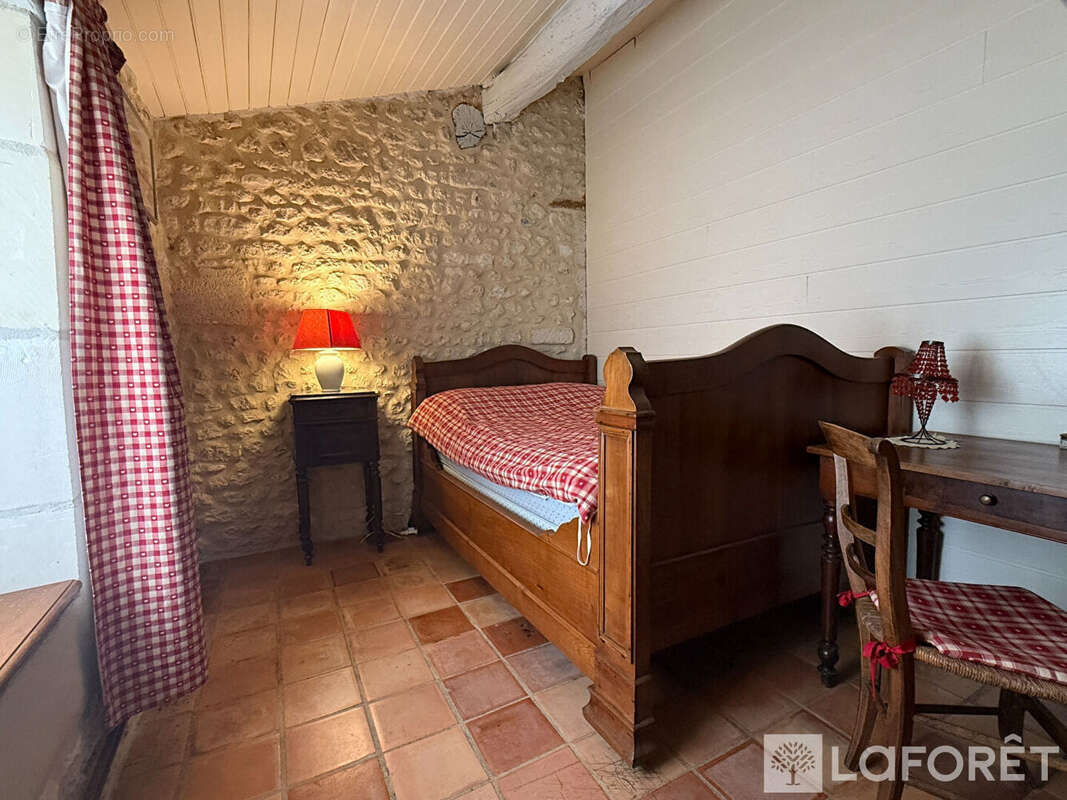 Exclusivité laforet  - maison de caractère - 4 chambres - grand terrain - proche saintes - photo 8
