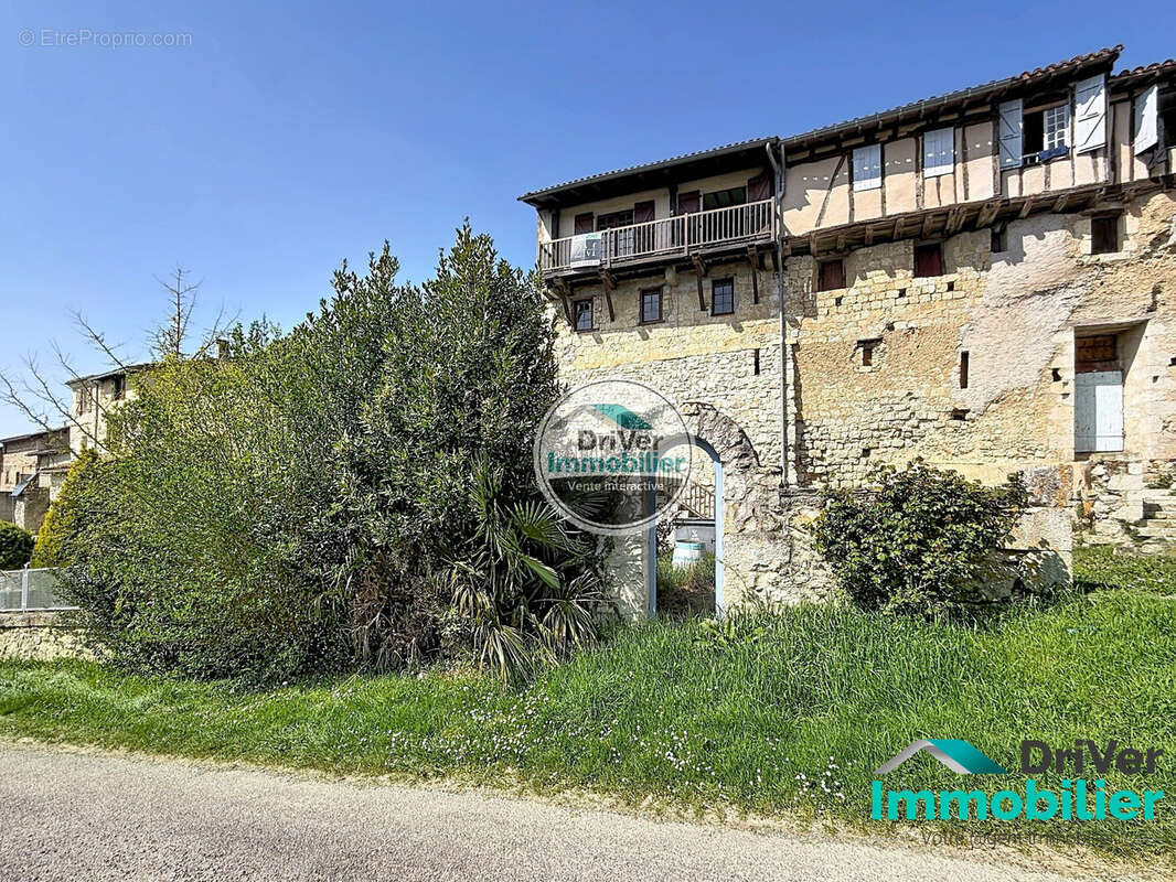 Maison à CASTELNAU-BARBARENS