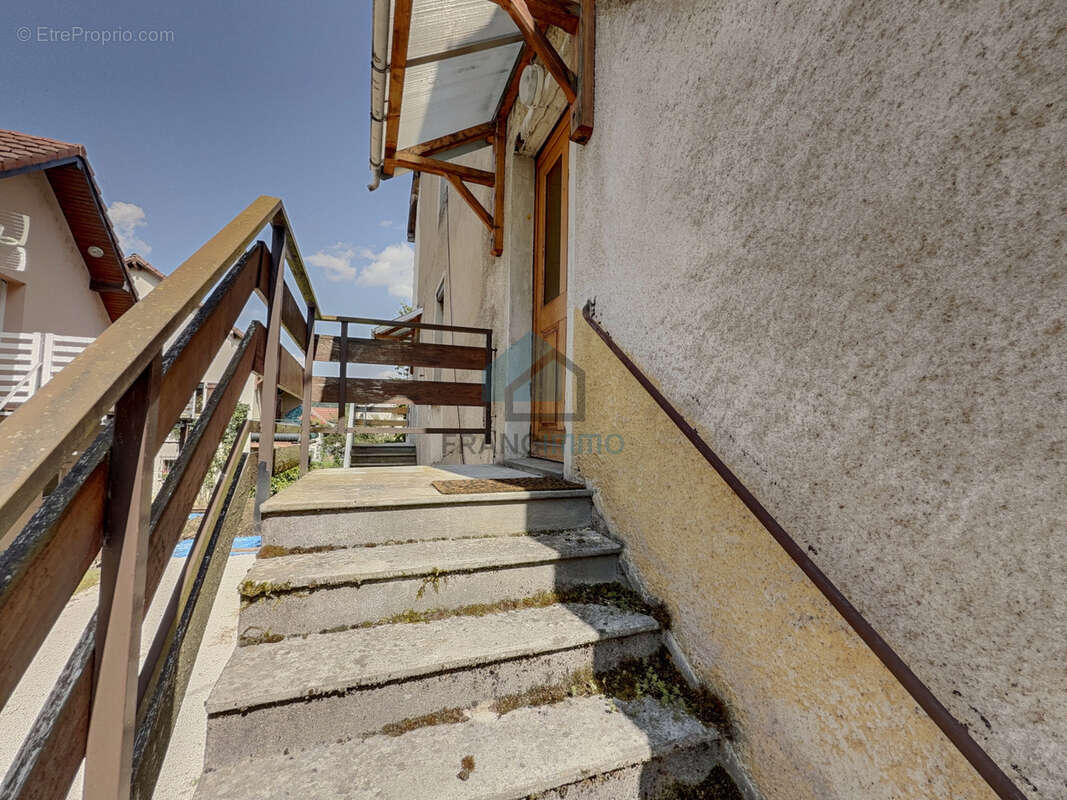 Appartement à PONT-DE-ROIDE