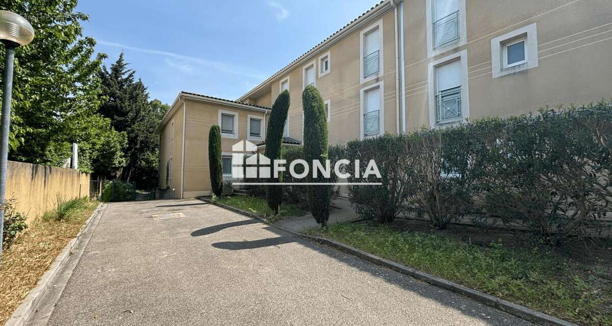 A vendre Beau T4 avec jardin et garage dans une résidence de standing au Pontet - photo 8