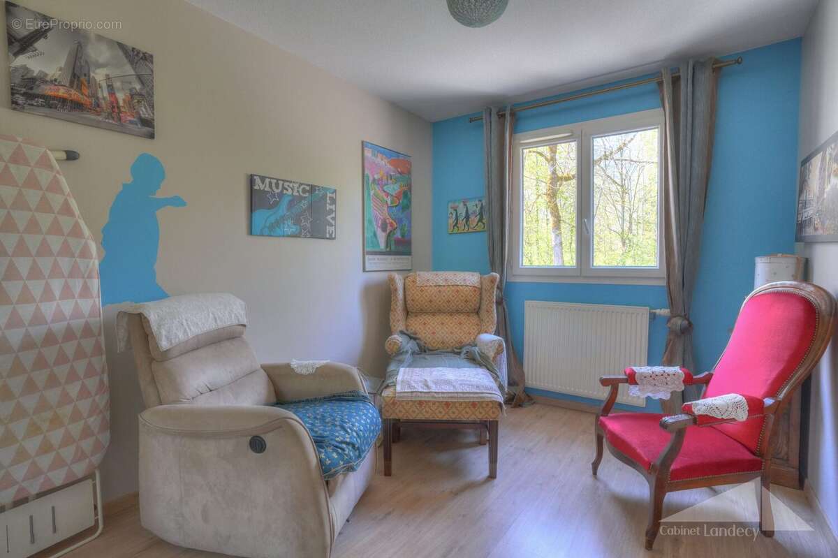 Appartement à SERGY