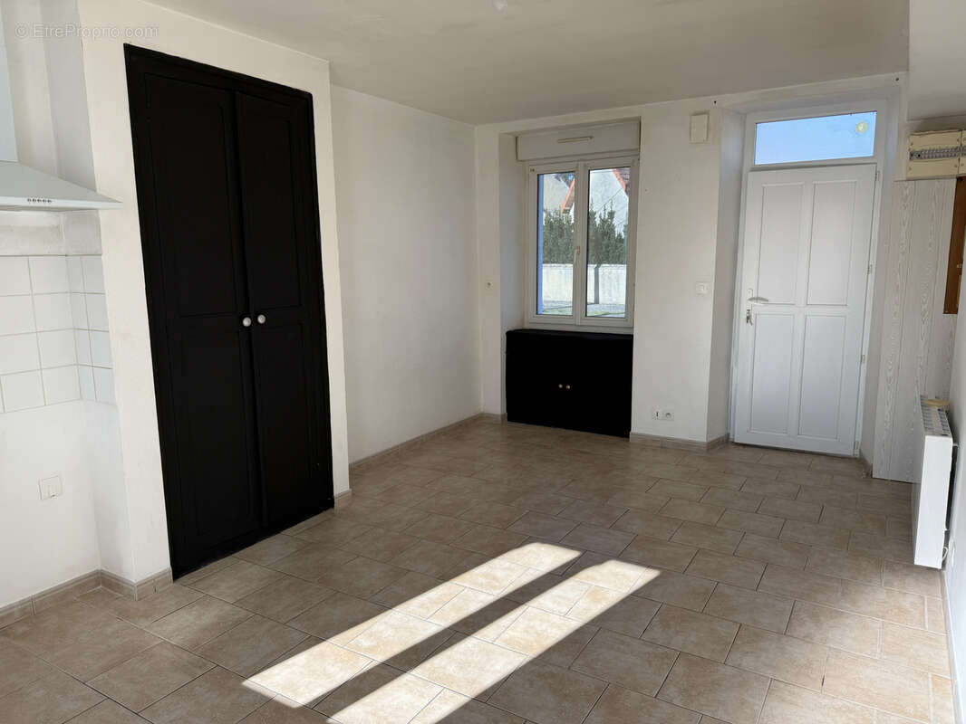 Maison à SAINT-COSME-EN-VAIRAIS