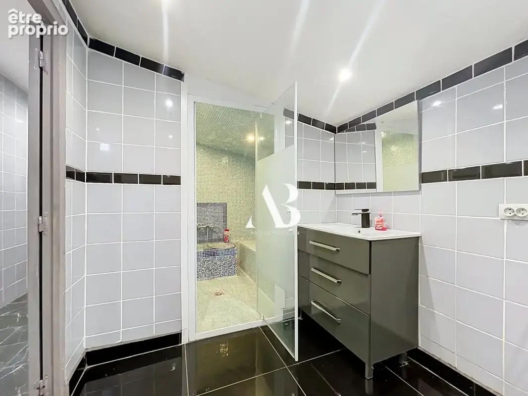 Maison familiale de 318 m2 habitables - photo 11