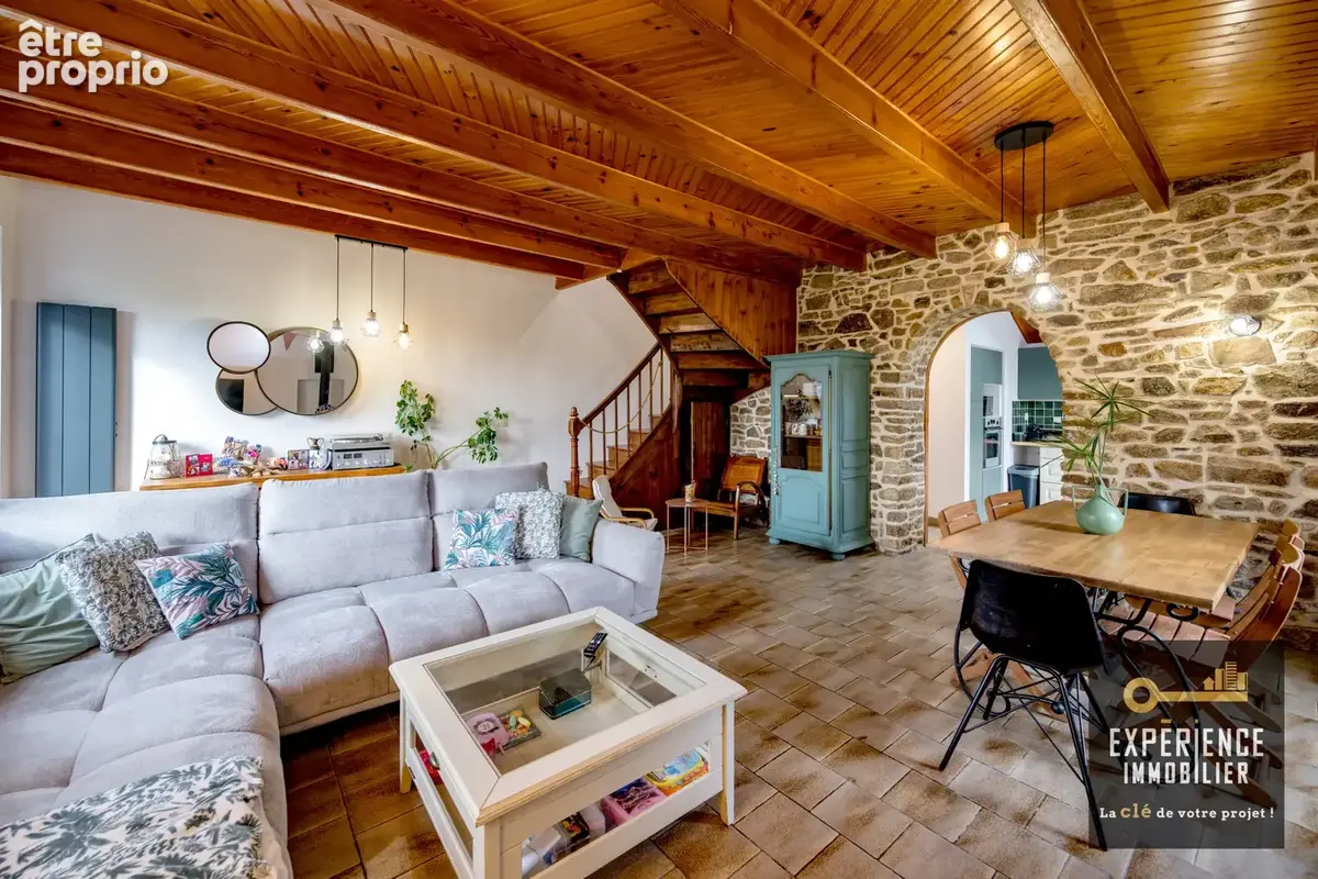 Maison en pierre avec ses dependances - photo 6
