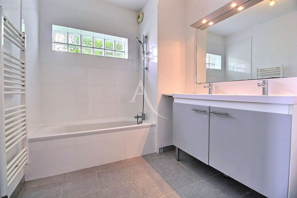 Appartement à VILLENAVE-D'ORNON