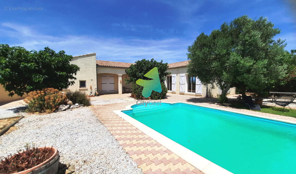 Maison à MOUSSAN