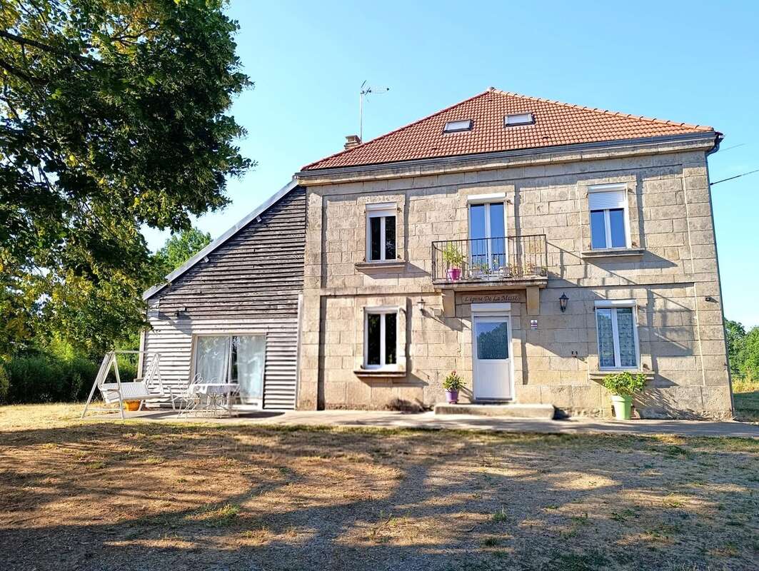 Maison 290 m² à Valliere  - photo 2