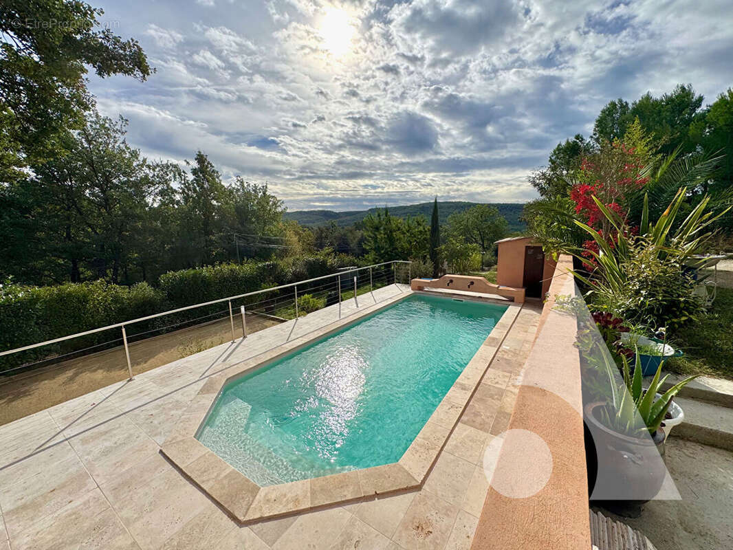 Maison à VILLECROZE