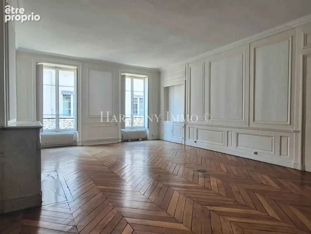 Bel appartement ancien de 167 m2 en dernier étage à 2 pas de la place Bellecour - photo 3