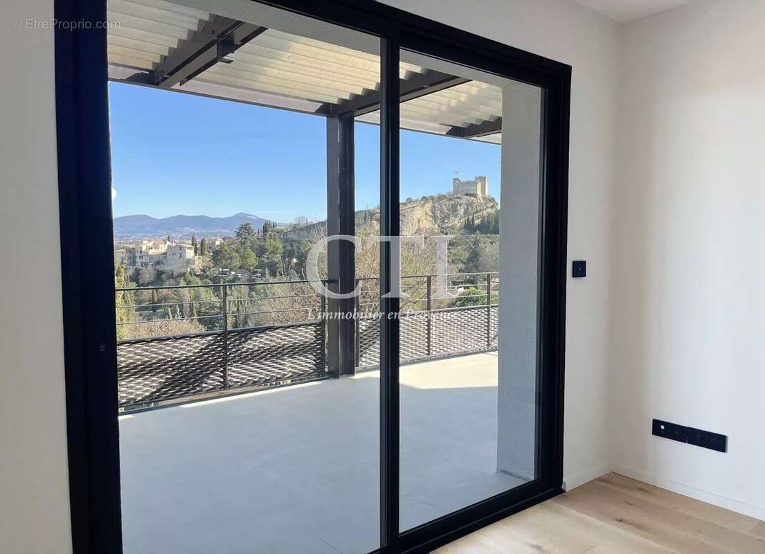 Appartement à VAISON-LA-ROMAINE