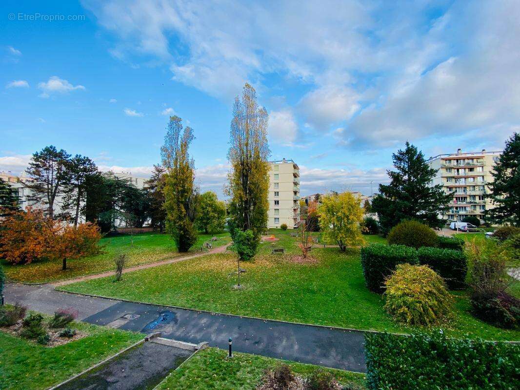 Appartement à FONTAINES-SUR-SAONE