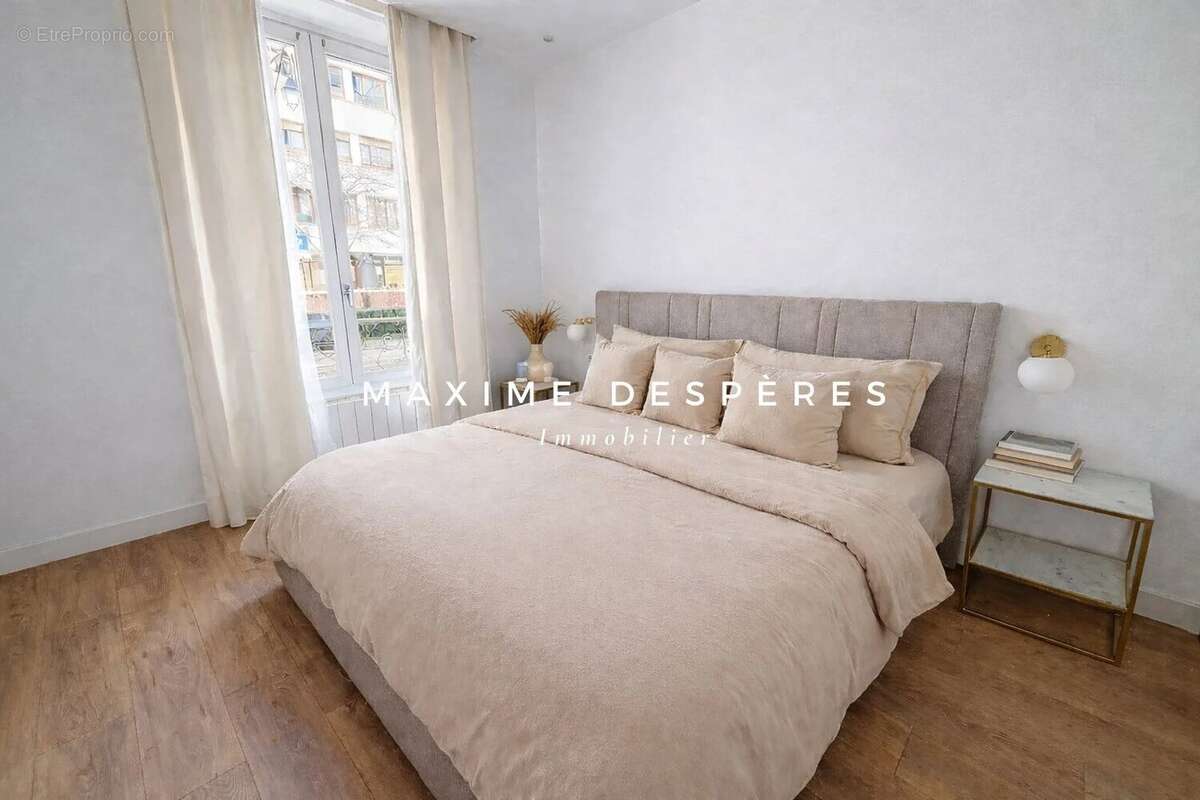 Appartement à NEUILLY-SUR-SEINE