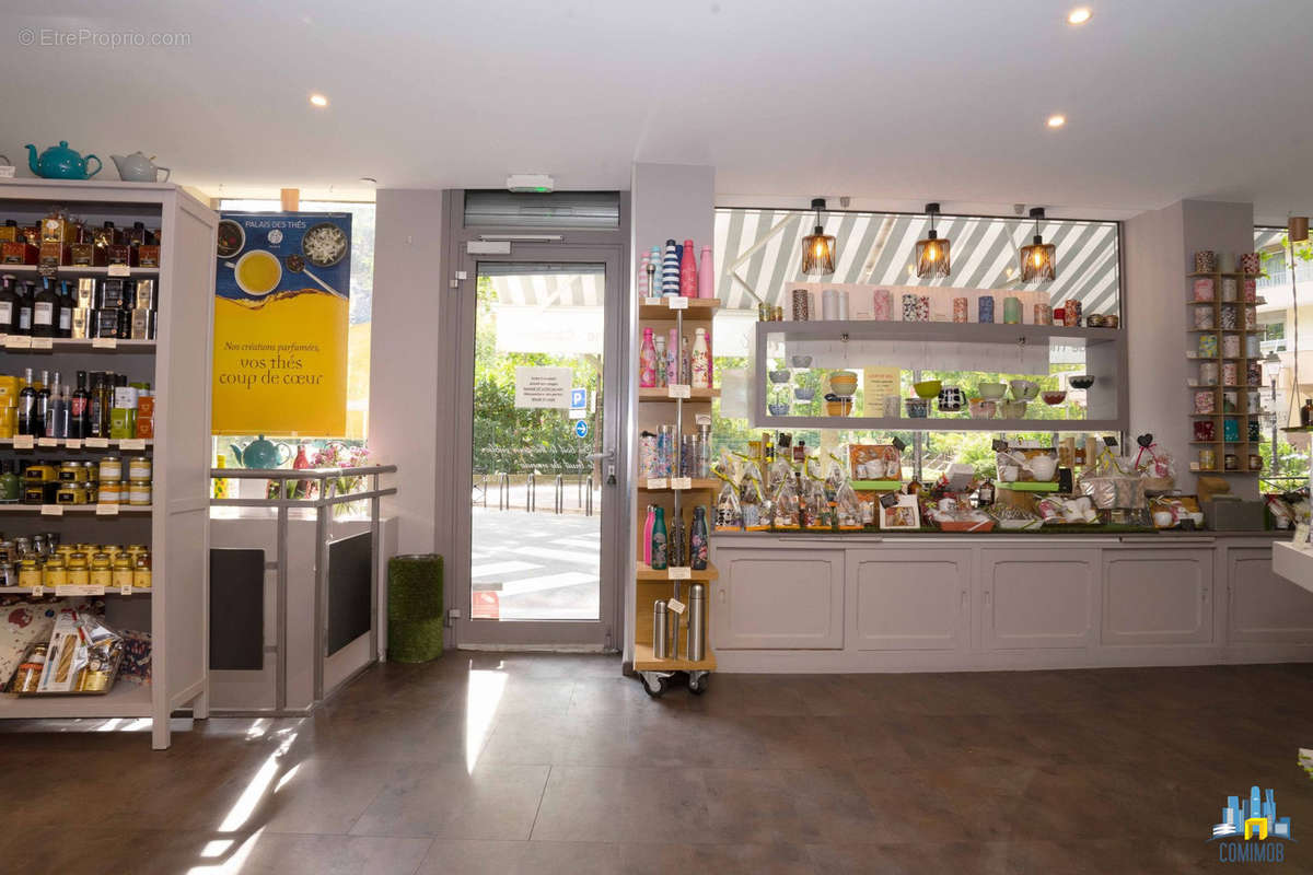 Commerce à COURBEVOIE