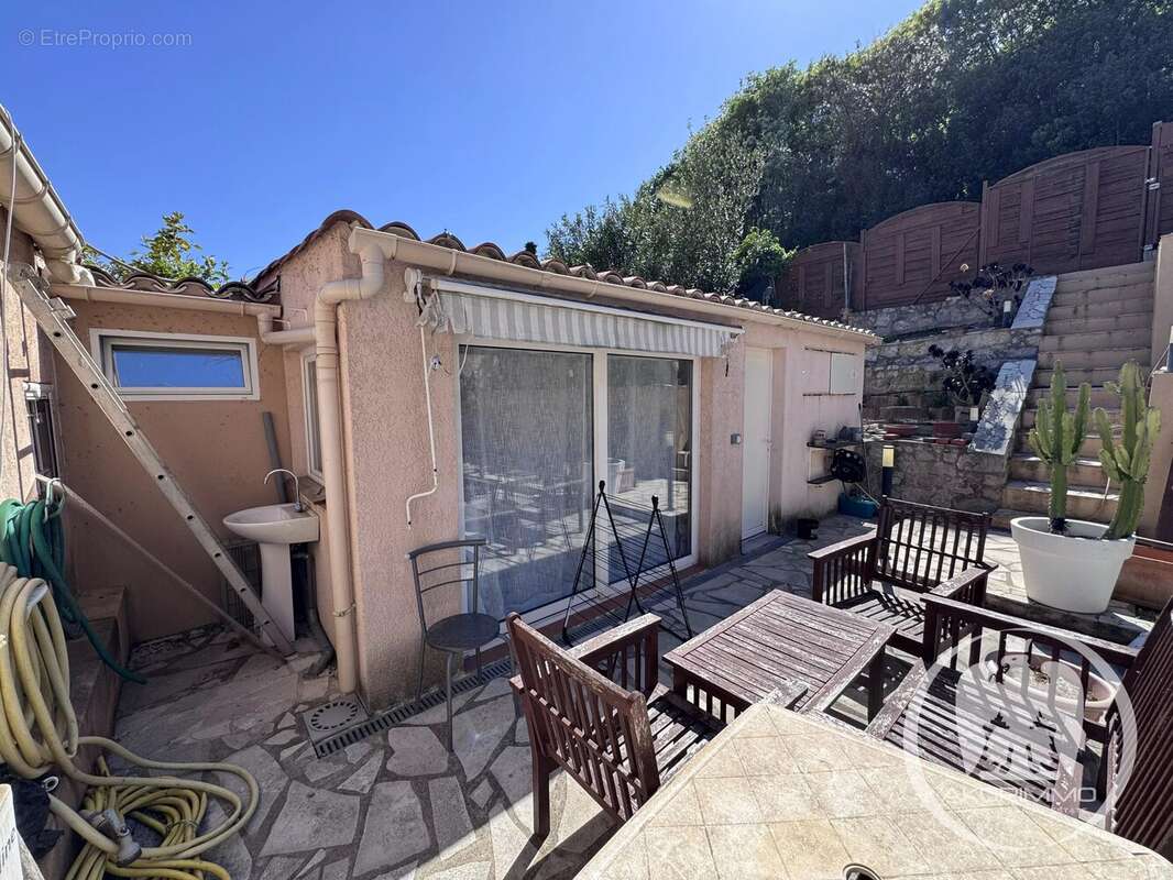 Appartement à EZE