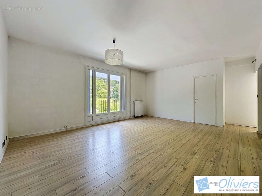 Appartement à SAINT-REMY-LES-CHEVREUSE