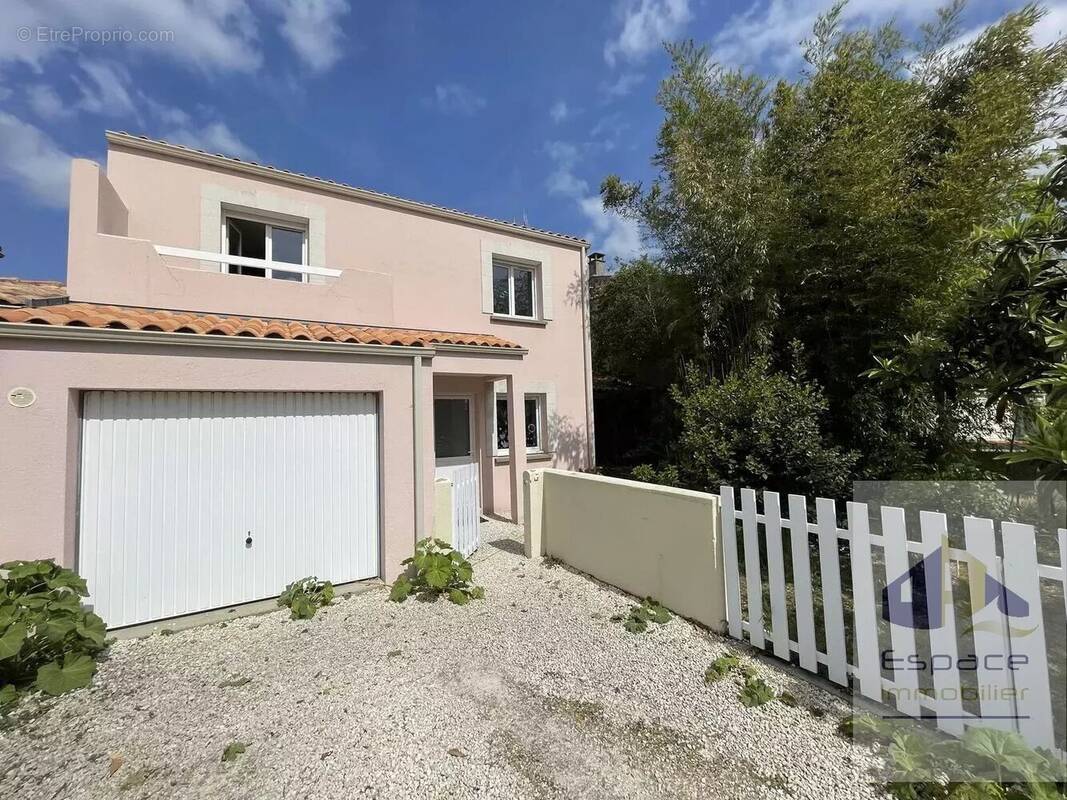 Maison à DOMPIERRE-SUR-MER