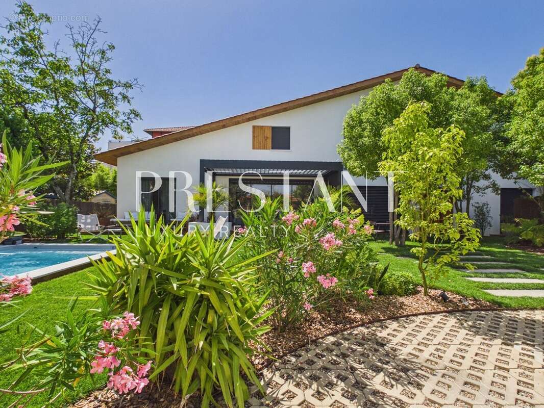 Villa contemporaine en état neuf  Anglet, proche forêt de Chiberta - photo 32