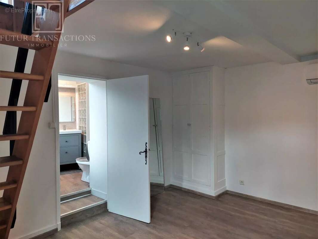 Maison et double garage sur 1360 m² de terrain clos - photo 9