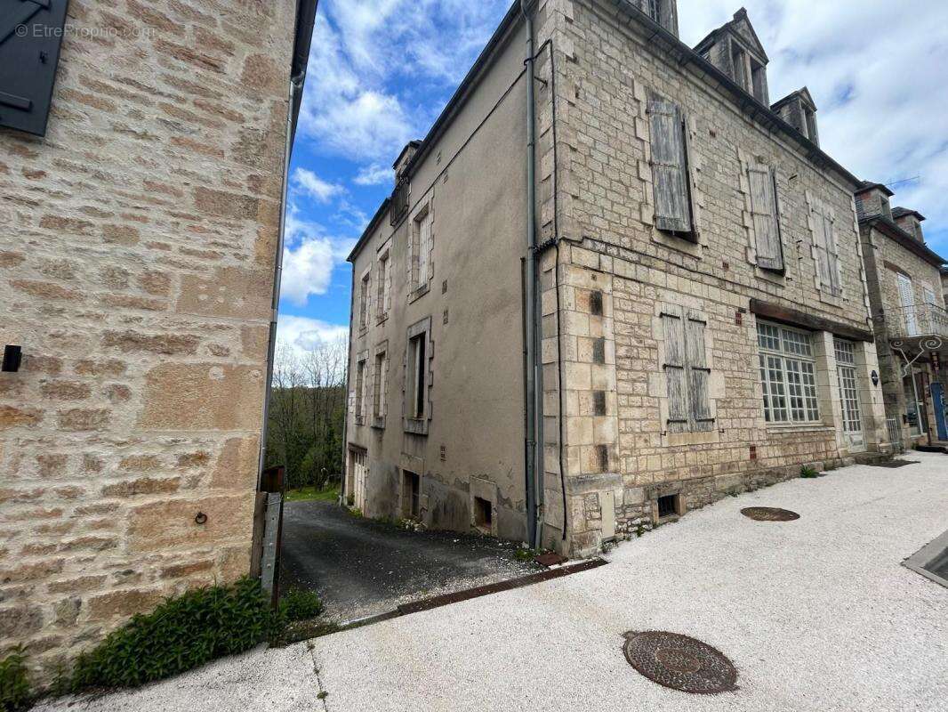 Commerce à CRESSENSAC