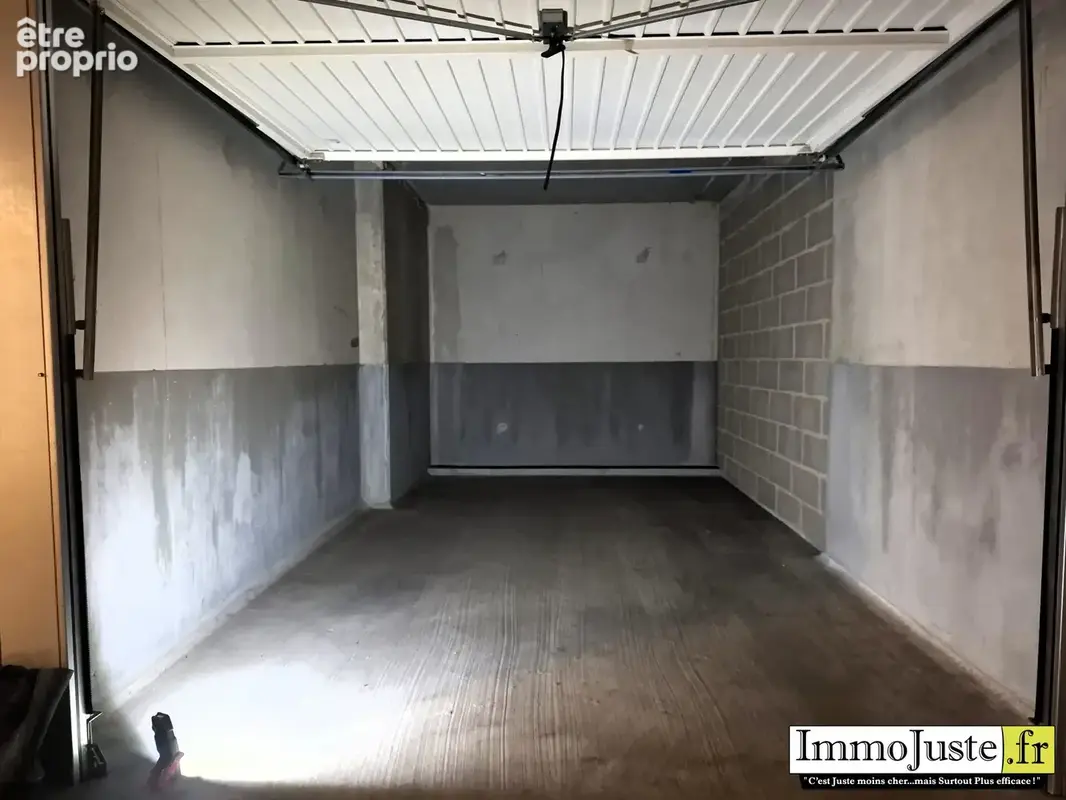 Photo Parking à Epernon au prix de 23 000€